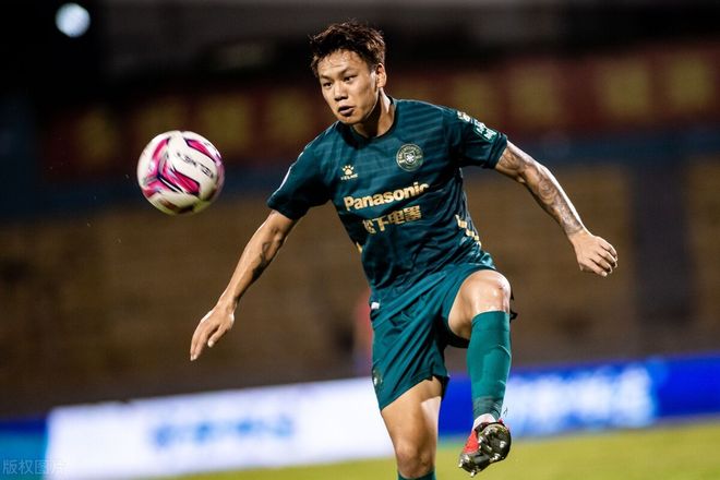 欧冠转会期走向成谜，浙江队豪取连胜，管理层满意，年轻球员得到机会的简单介绍