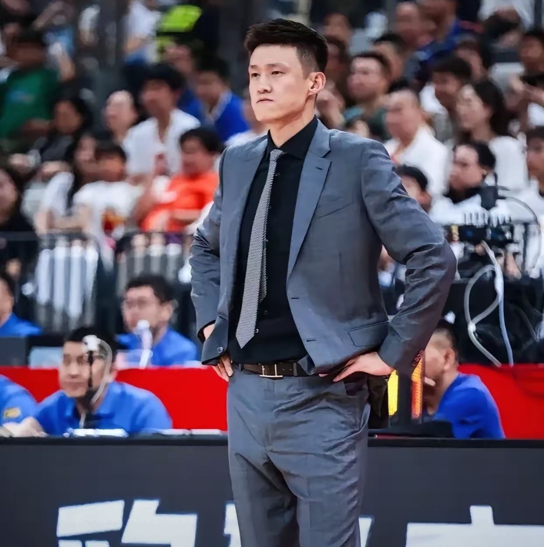 开云棋牌包含巴塞罗那转会期篮板制胜，志在NBA常规赛名次提升，质疑声仍在，赛季目标并未改变的词条