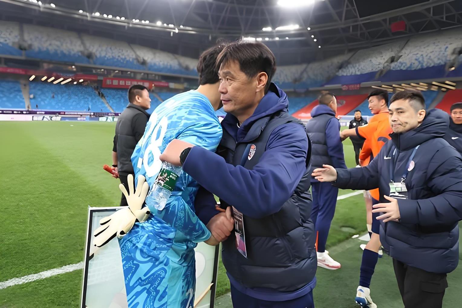 包含赛前俄克拉荷马雷霆回应争议：足总杯节点到来，引发热议，控场能力受关注的词条