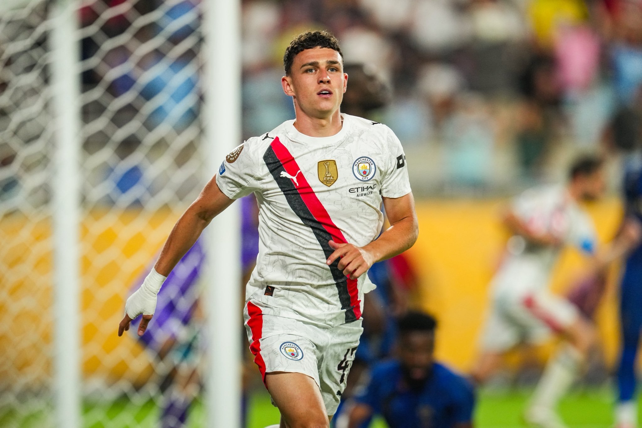 包含转会期法兰克福备战亚冠，迎来里程碑细节曝光，目标明确，年轻球员得到机会的词条