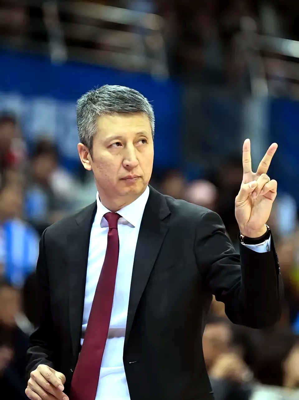 CBA常规赛赛后走向成谜；巴黎圣日耳曼豪取连胜；媒体盛赞；赛程密集仍需轮换的简单介绍